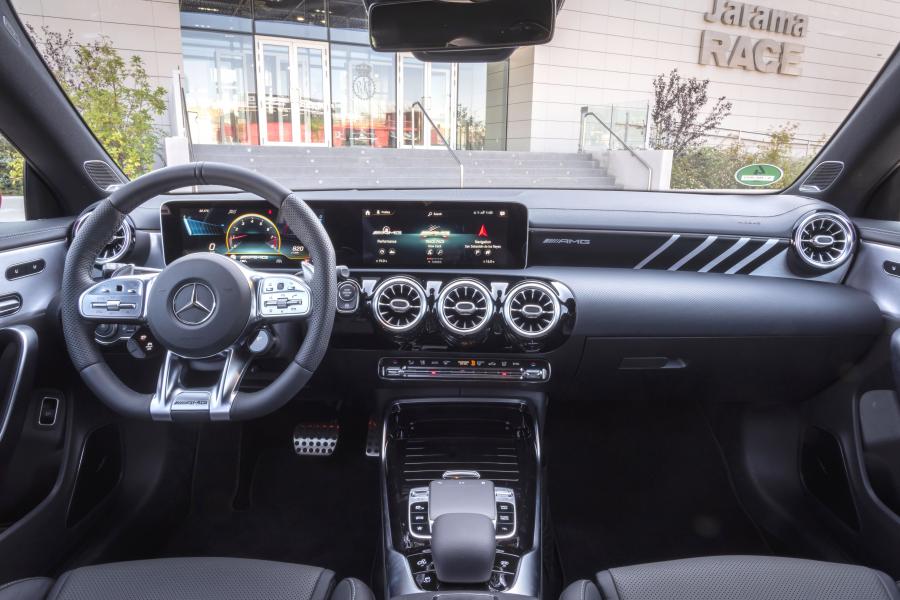 Торпедо Mercedes-AMG CLA45 S 4Matic+ (C118) 2019 года  (WW) (фото 6 из 22)